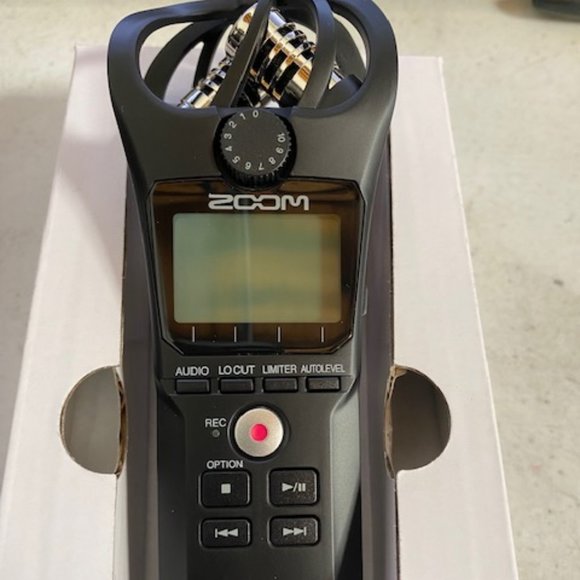Zoom ZH1 H1 Handy Portable Digital Recorder (NEW) - Picture 1 of 13